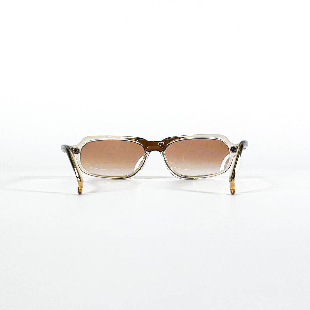 Lunettes Charles Jourdan CJ16 posées à plat face caméra
