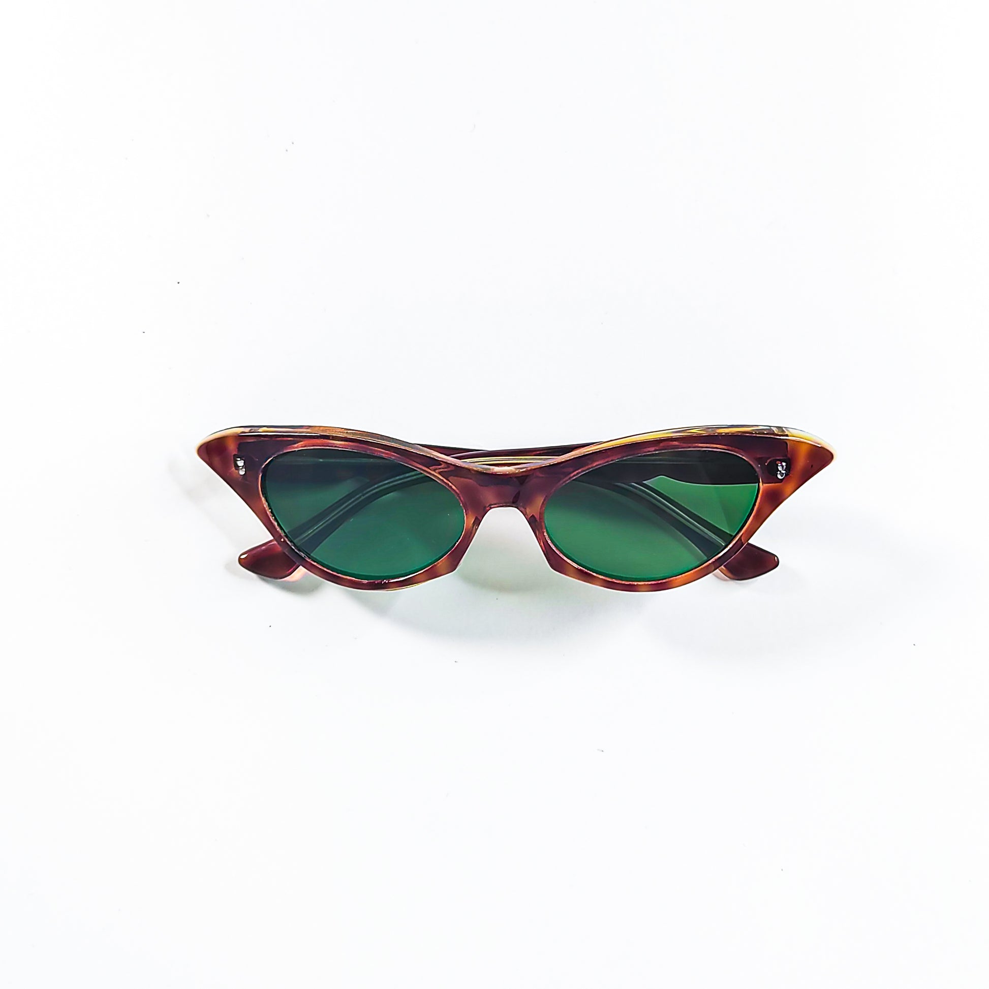 Lunettes de soleil vintage œil-de-chat écaille – vue de face