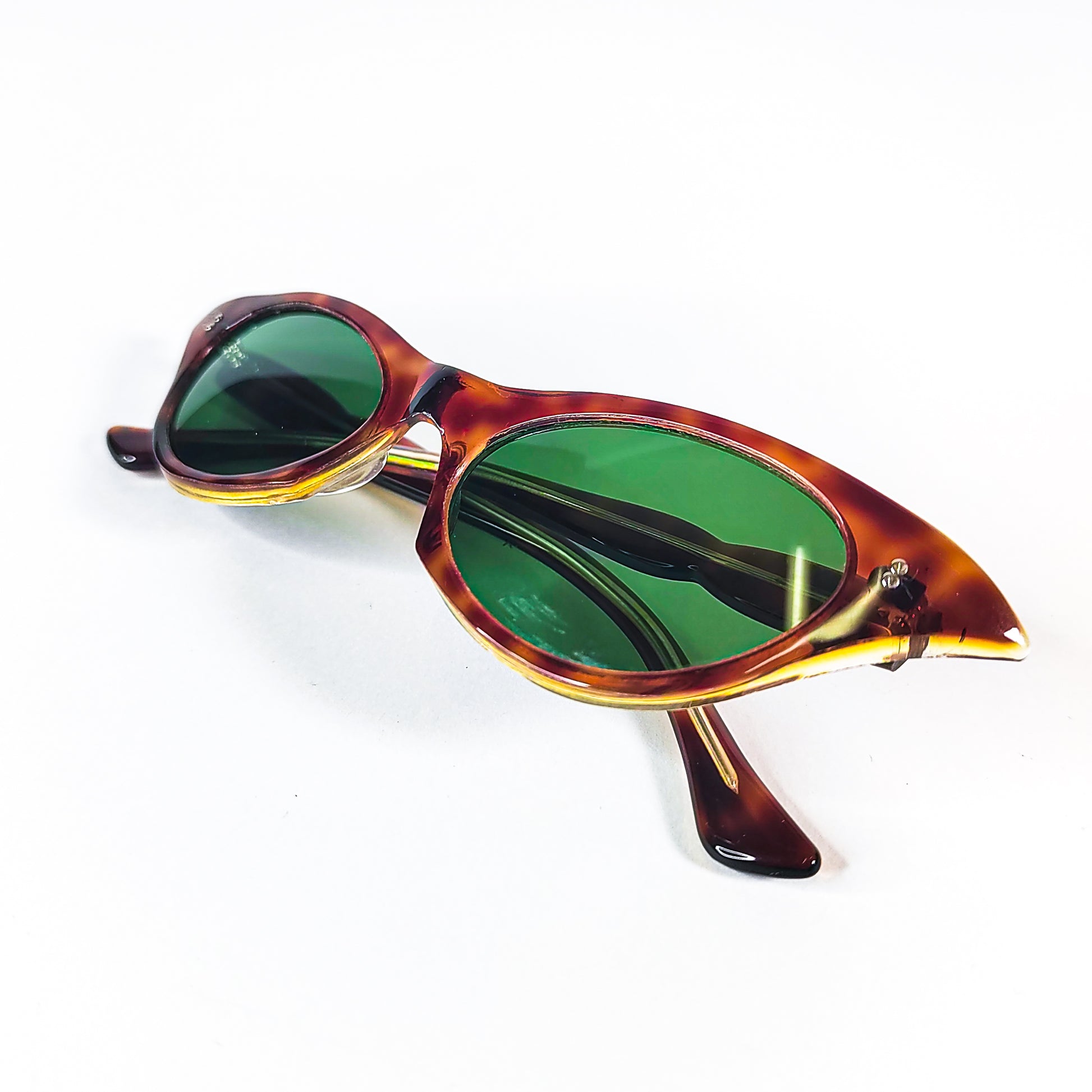 Lunettes œil-de-chat vintage repliées – vue du dessus