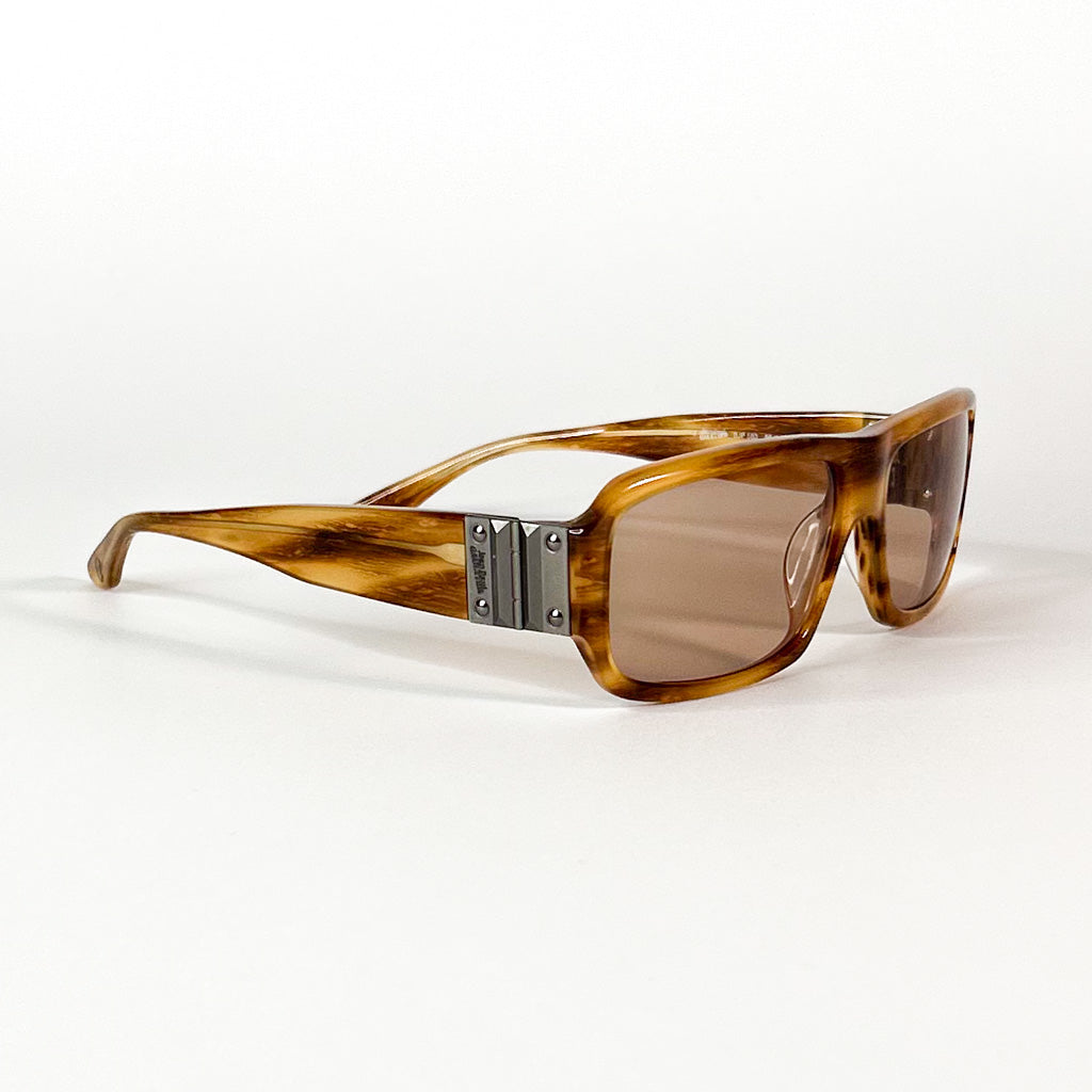 Vue de profil des lunettes SJP 650 avec charnières métalliques apparentes