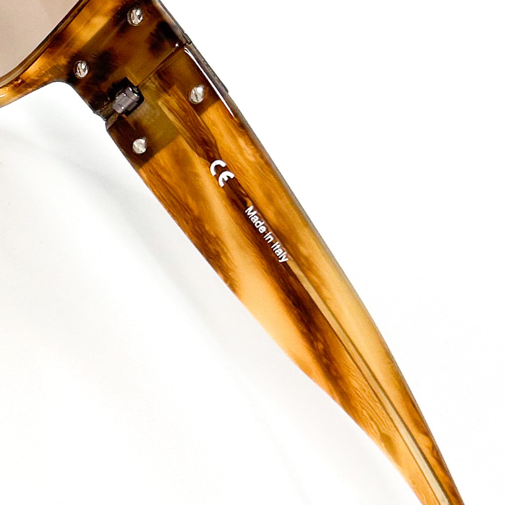 Inscription "Made in Italy" sur la branche intérieure des lunettes SJP 650