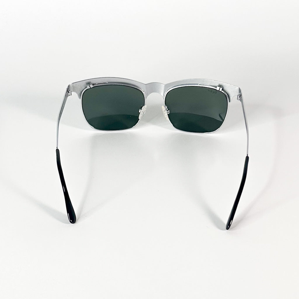 Ray-Ban Clubmaster vue arrière – verres verts et branches dépliées